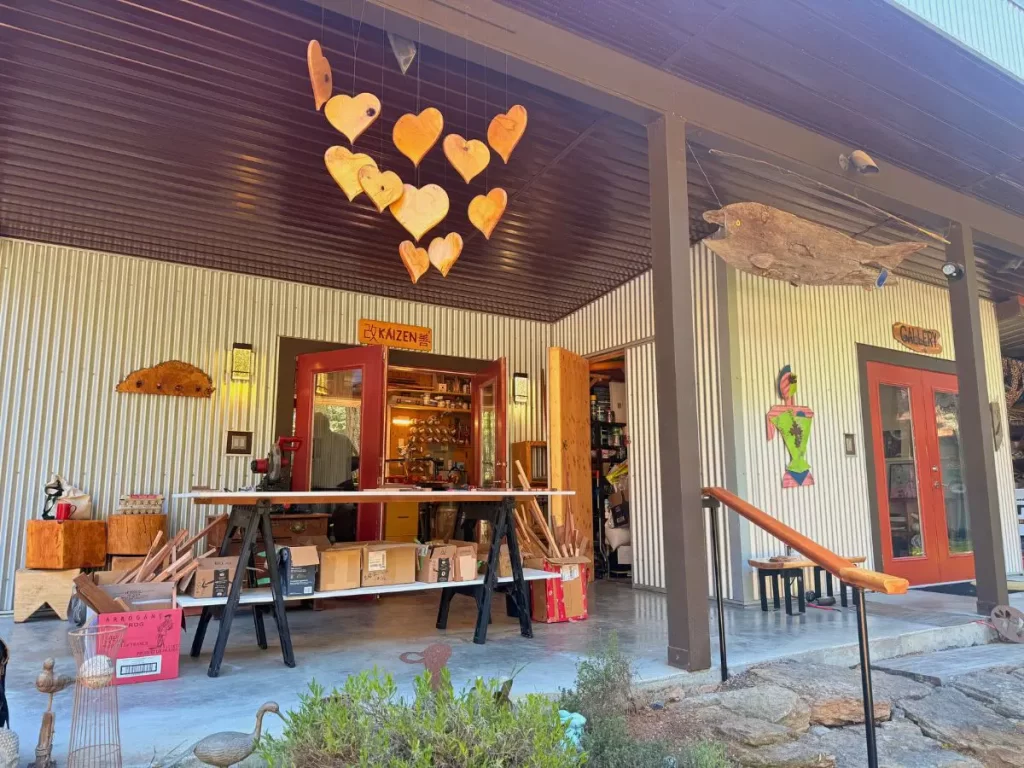 木のまな板づくりの木工スタジオ「KAIZEN」の外観